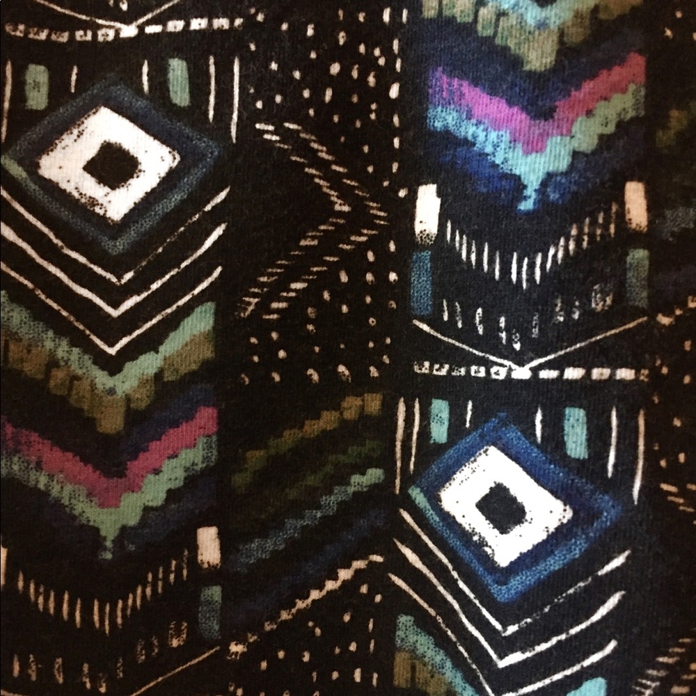 Aztec patterned unique cropped top - Picture 3 of 3