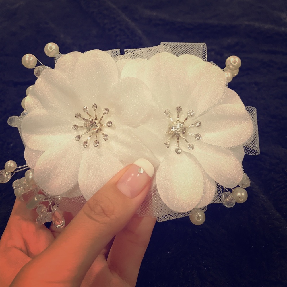 Bridal hair decor