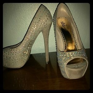 Shi by journeys sparkly pumps