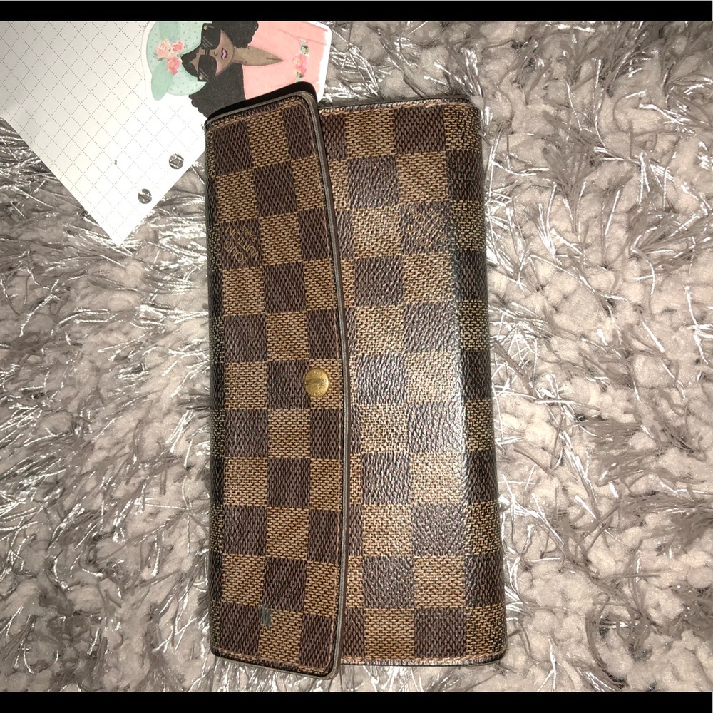 100% Authentic Louis Vuitton Sarah Wallet — used