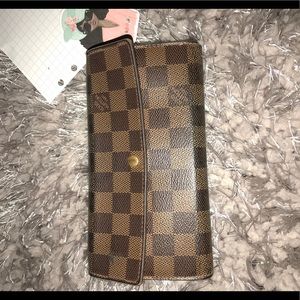 100% Authentic Louis Vuitton Sarah Wallet — used