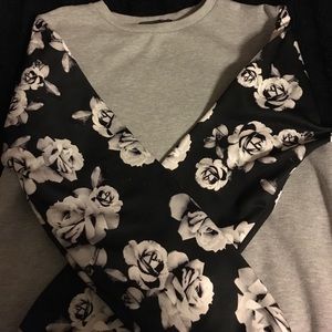 Rose sleeve Crewneck