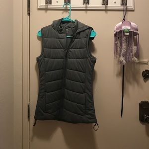 CALLA BY CARRIE UNDERWOOD VEST 😍😍