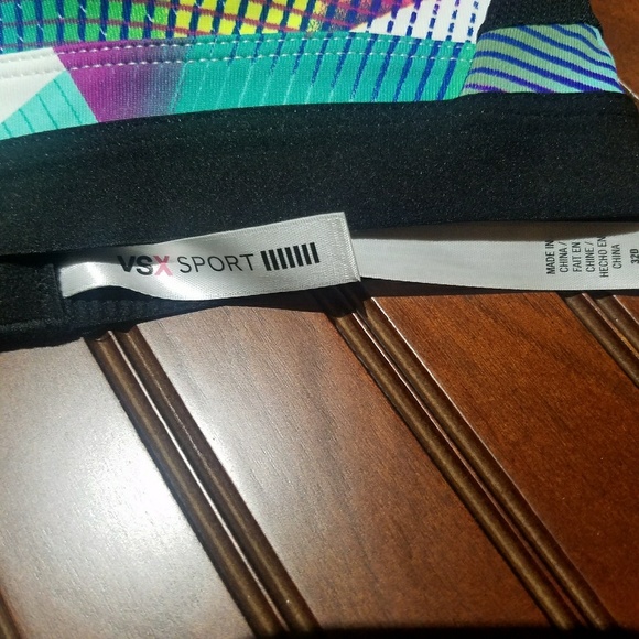 1hr IN A FLASH SPORTS BRA BY VICTORIA'S SECRET 32D - Picture 4 of 6