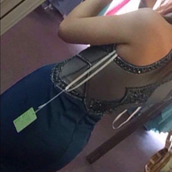 Size 2 - Picture 2 of 2