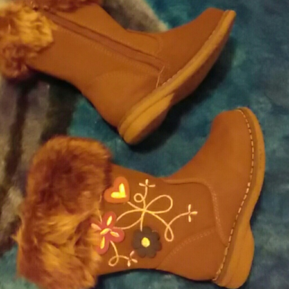 Brown boots with flowers
