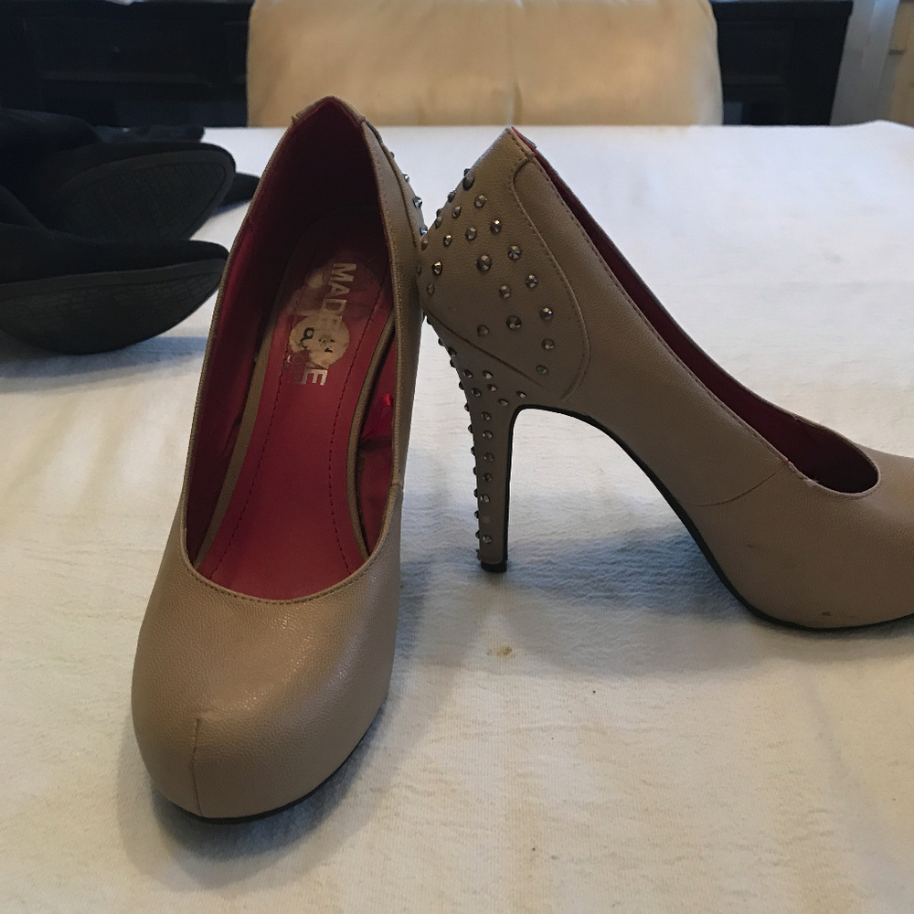 tan heel with studs on the back