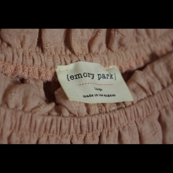 Peach Ruffle romper! - Picture 6 of 7