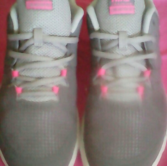 Nike - Picture 2 of 2