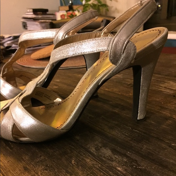 Silver BP heels - Picture 5 of 7