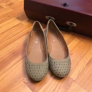 Aldo suede beige/tan flats Aldo suede beige/tan flats