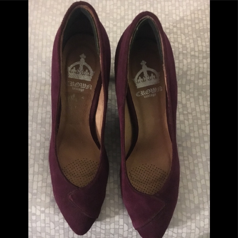 Crown purple/magenta suede wedges. Size 8.
