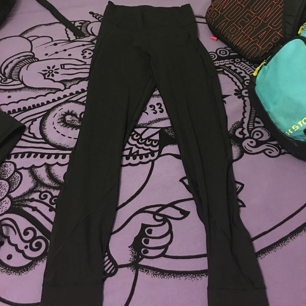 Lululemon black mesh calf pants