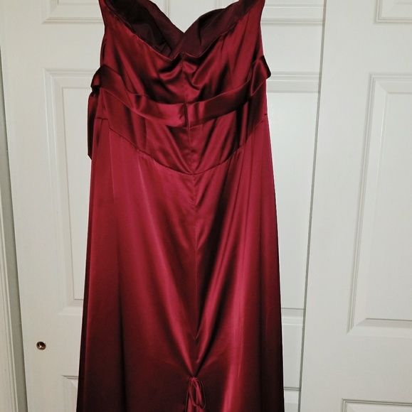 Val Stephanie Formal Gown / Bridesmaid - Picture 3 of 6