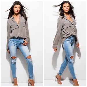 ✨Light washed skinny jeans✨