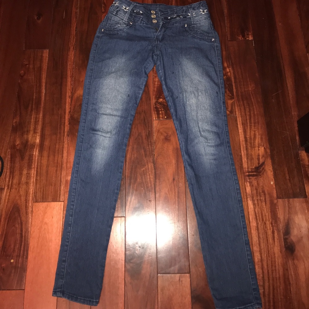 Butt lift jeans