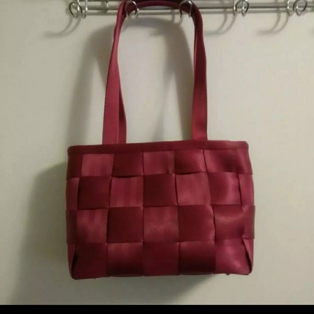 The Original Harvey Setbelt Purse