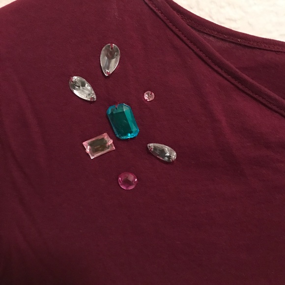 Maroon jeweled top - Picture 2 of 4