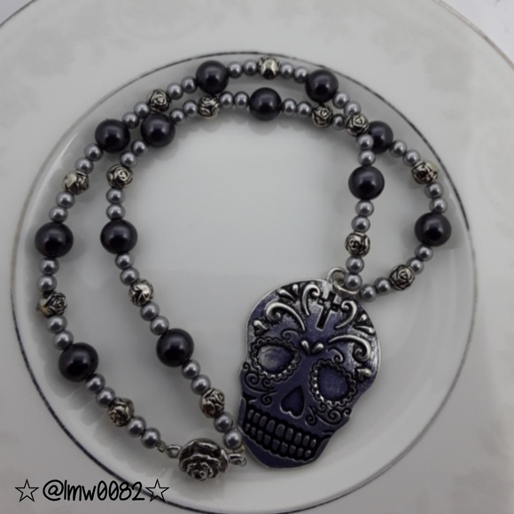 lmw0082 Jewelry - Sugar Skull Pearl Necklace with rosebud clasp