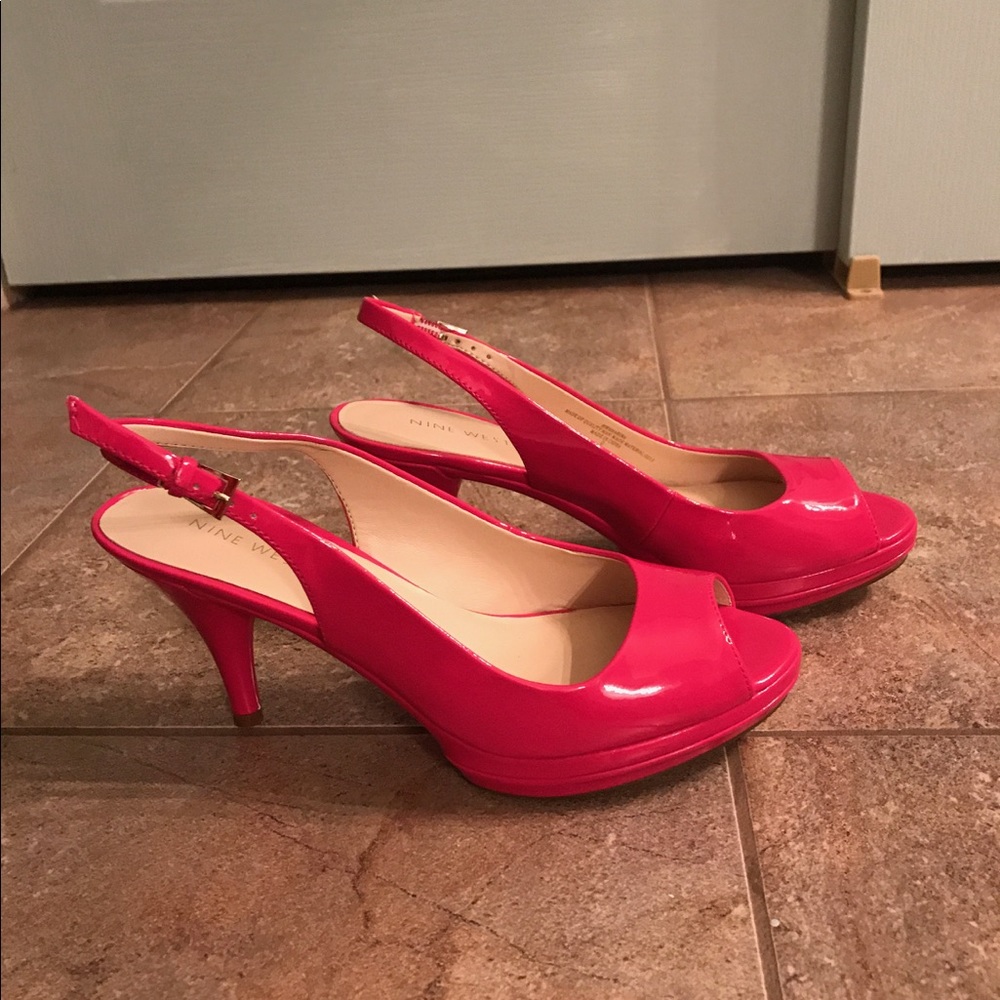NEVER WORN Nine West Hot Pink Patent Peeptoes