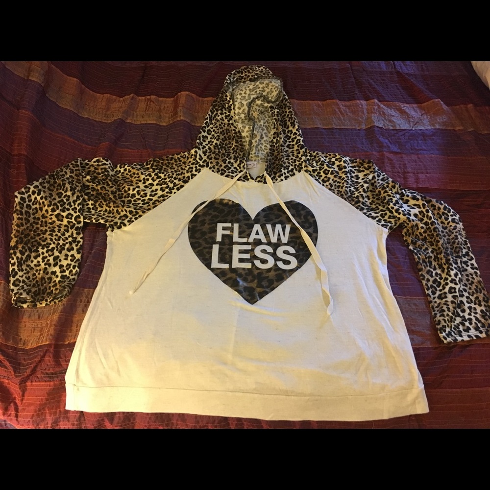 Woman hoodie light shirt.