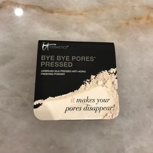 It cosmetics Bye Bye pores mini translucent powder