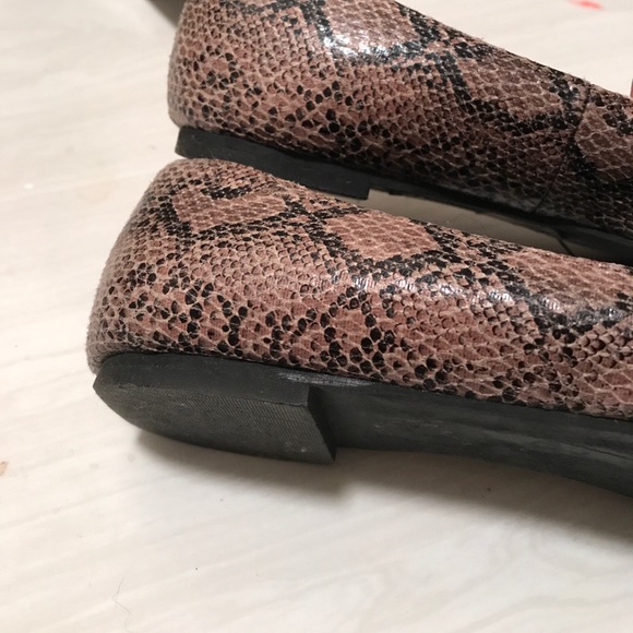 Snake print flats - Picture 3 of 5