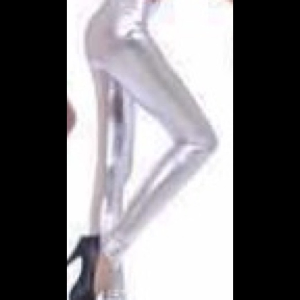 Black Faux Leather Leggings w/ High Waist - Picture 2 of 2