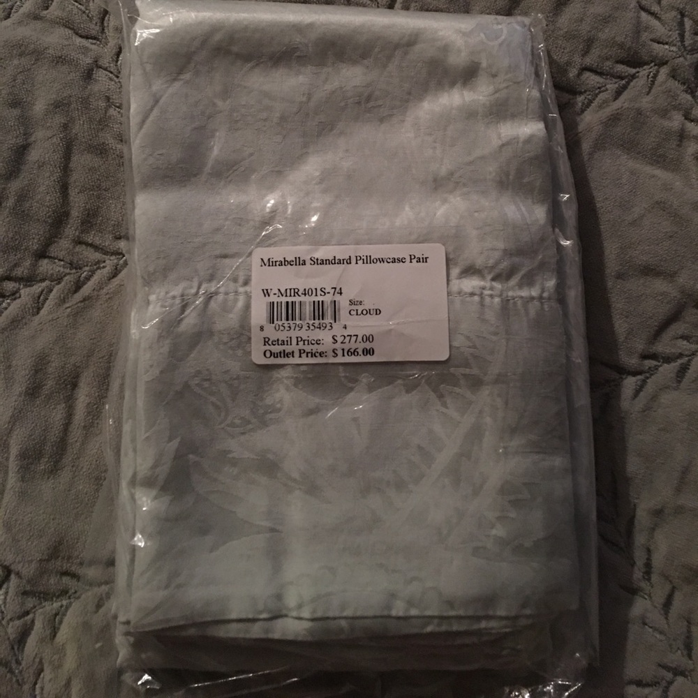 Bella Notte Standard Pillowcase set