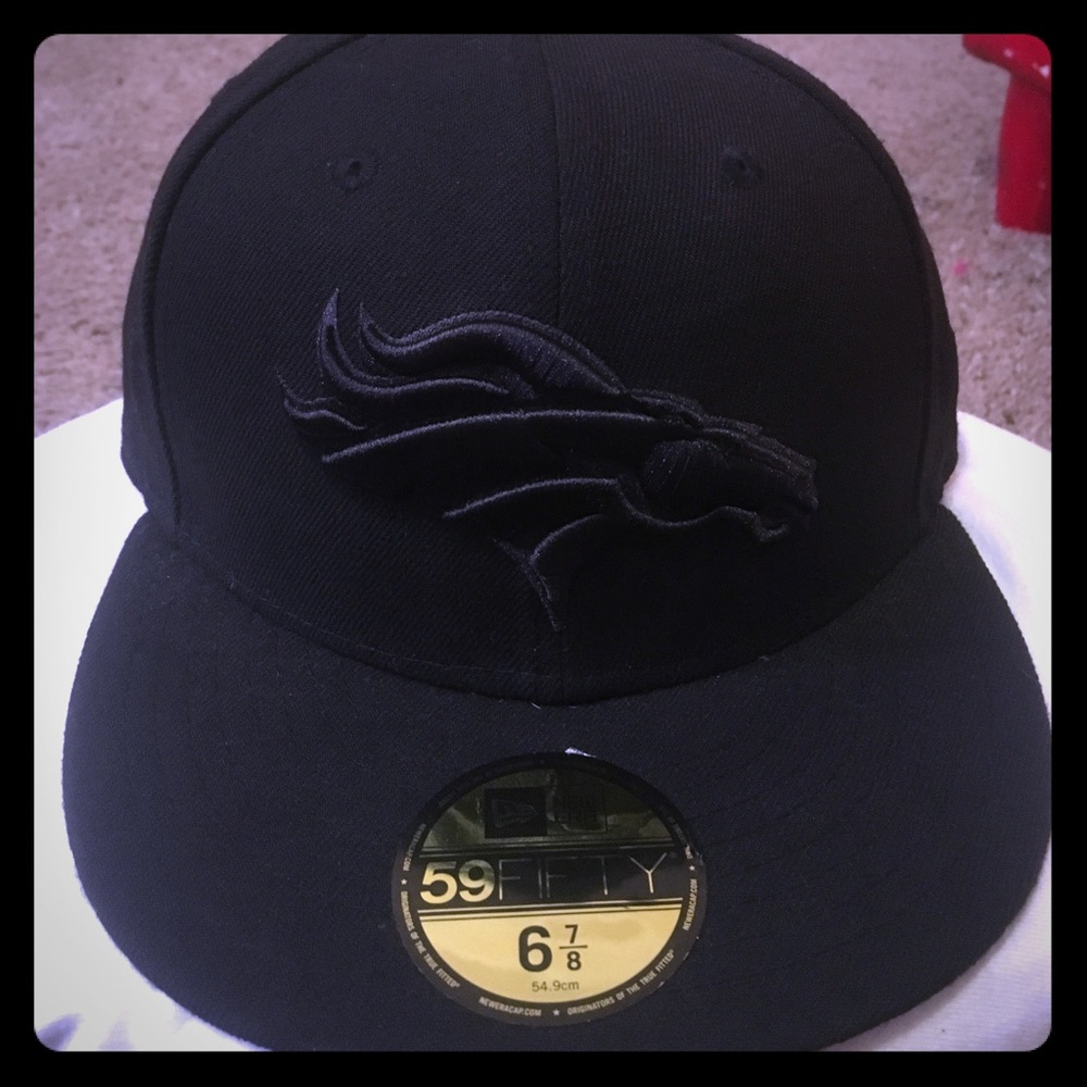 BRAND NEW all black Denver broncos hat