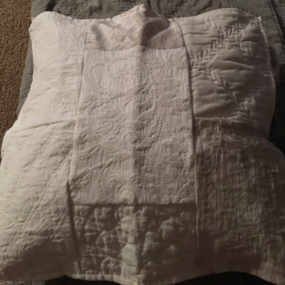 Bella Notte Coverlet Quilt Throw Pillow