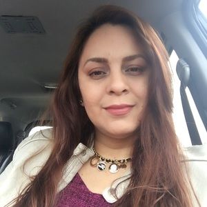 Meet your Posher, Roxana