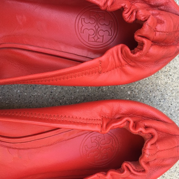 ❌SOLD❌ Tory Burch Red Reva Classic Ballet Flats - Picture 2 of 8