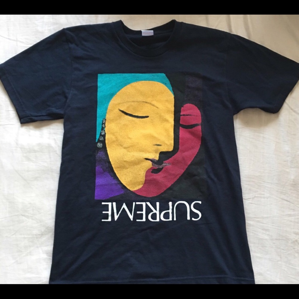 Supreme tee size medium 100% authentic