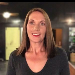 Meet your Posher, Stacy