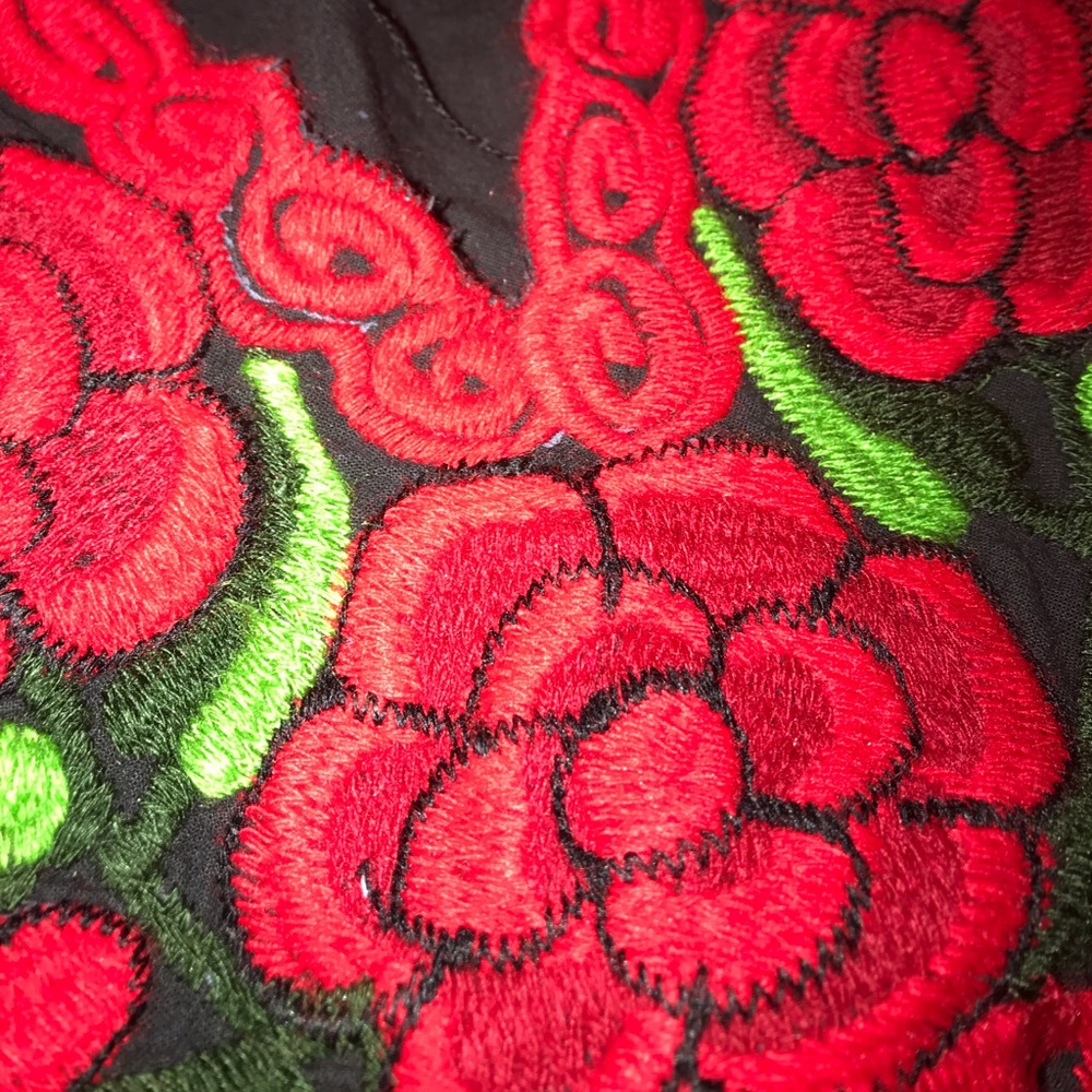 Embroidered shirt - Picture 3 of 3