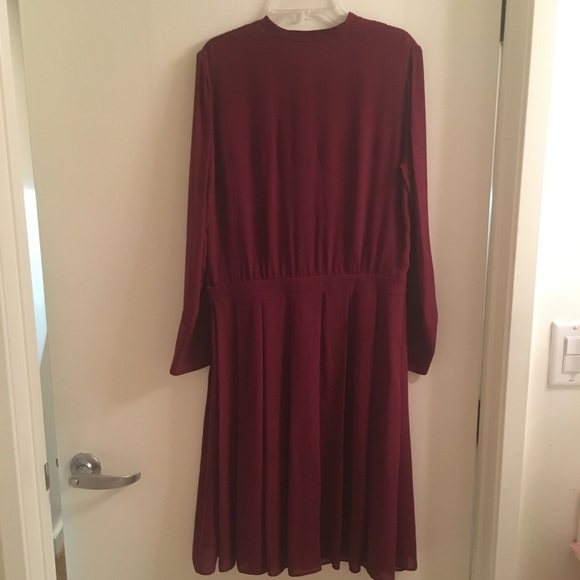 ❌ SOLD ❌ Tory Burch Pleated Silk Dress - Picture 5 of 6