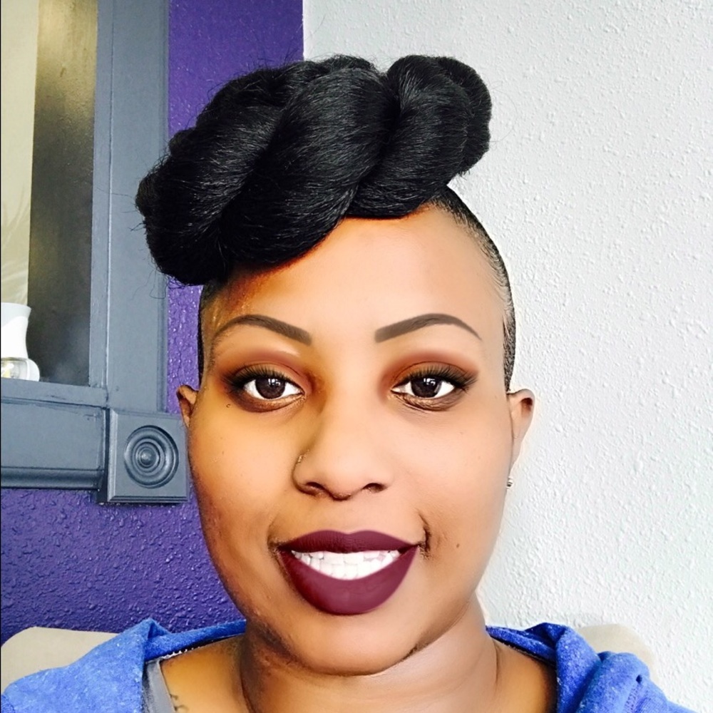 Meet your Posher, Charlette