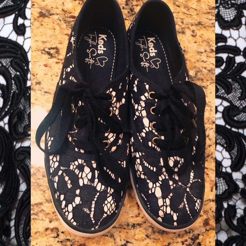 Taylor Swift Black Lace KEDS Like New! Size 6 🖤