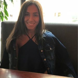 Meet your Posher, Dominique