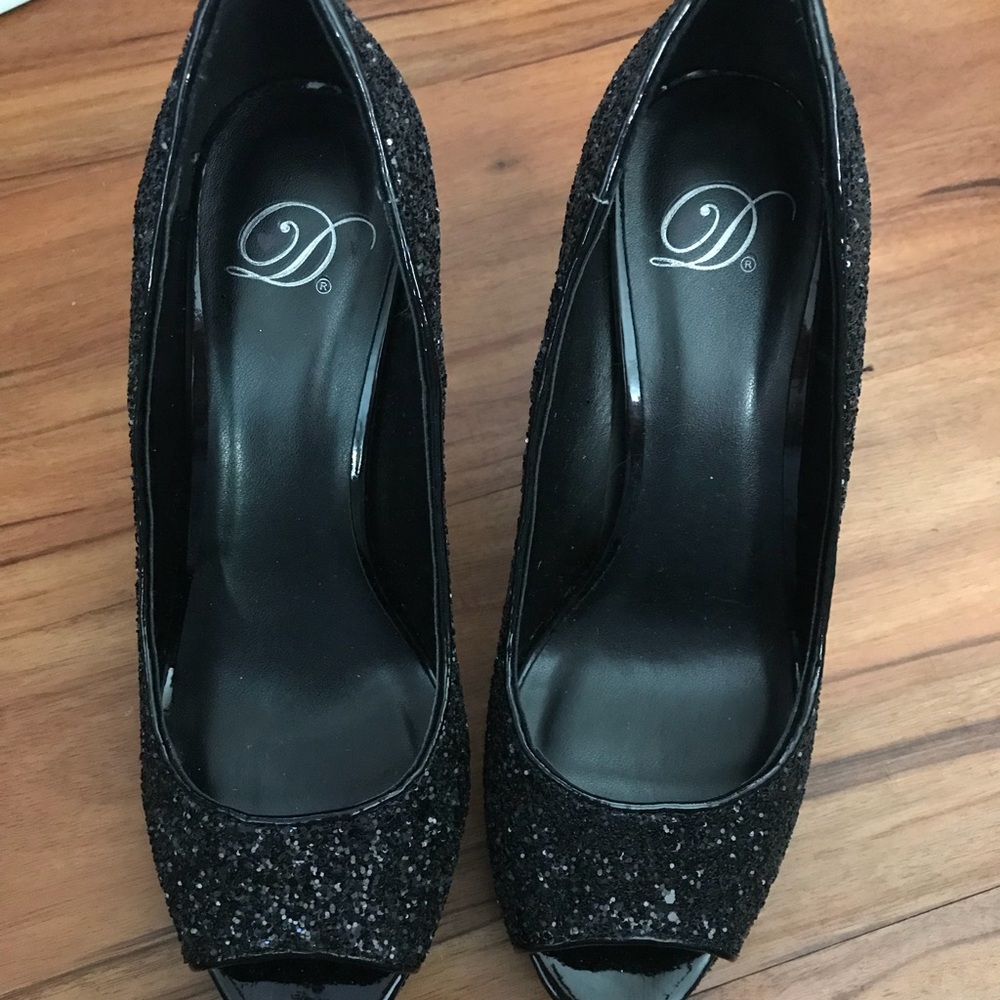 Delicious Salton-H black glitter peep toe size 7