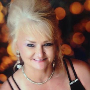 Meet your Posher, Treasa