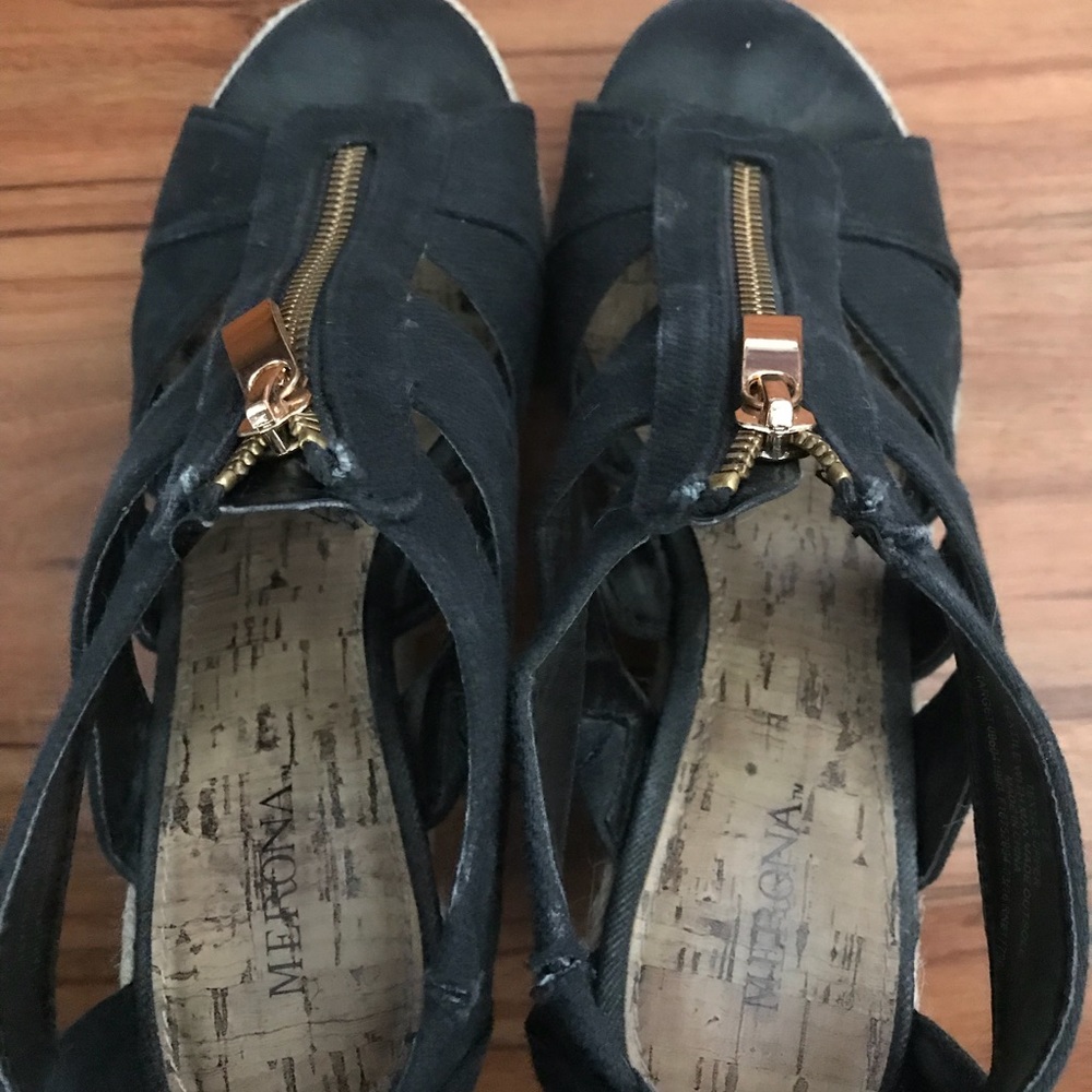 Merona zippered canvas wedges size 7.5