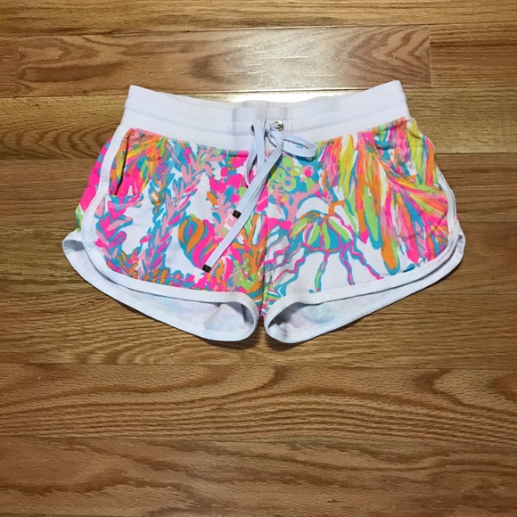 Chrissy shorts scuba to Cuba - Picture 1 of 1