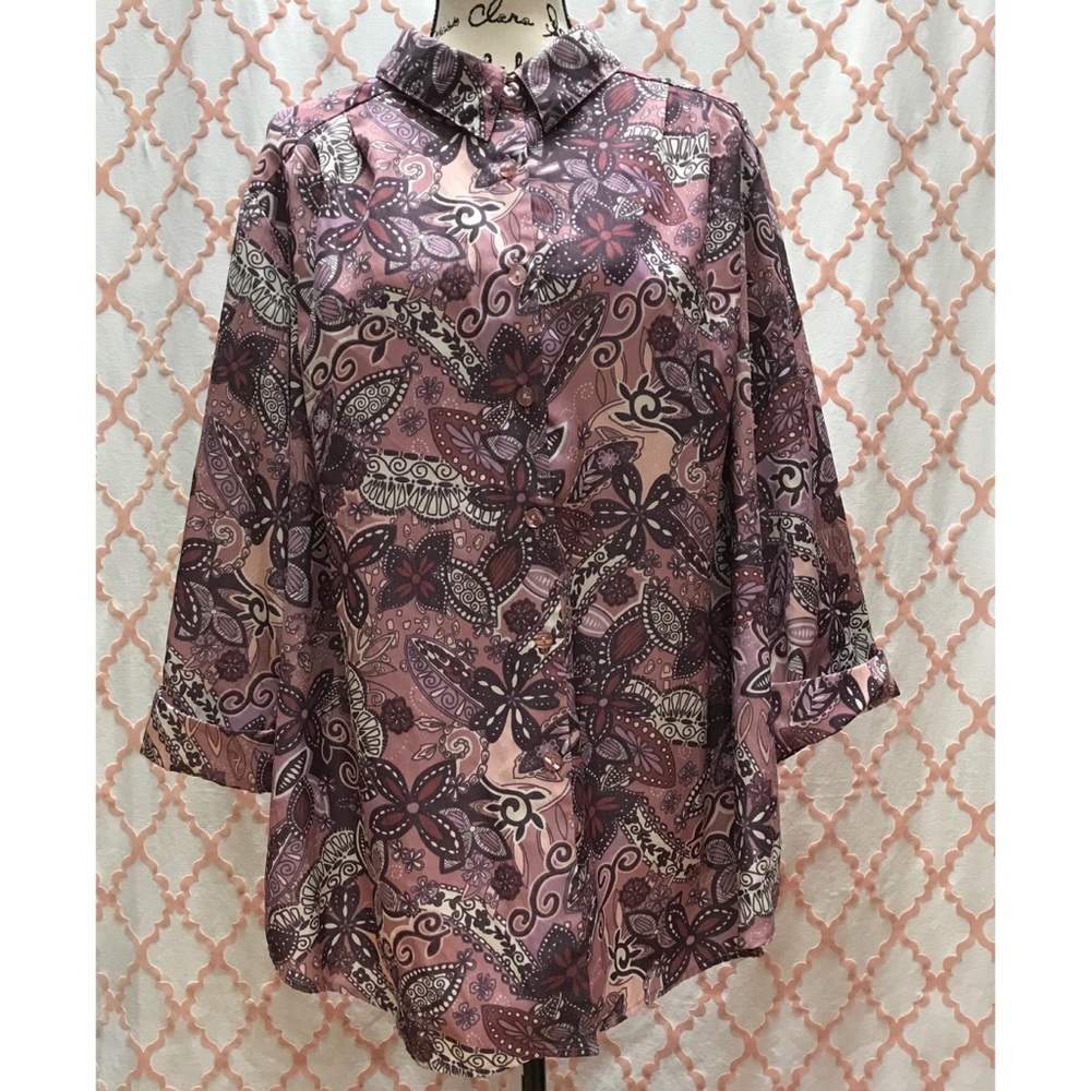 EUC Lavender Paisley blouse