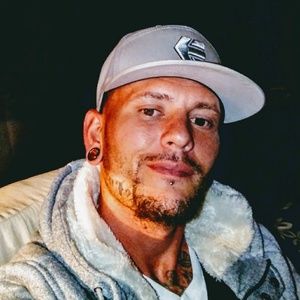 Meet your Posher, Wayne