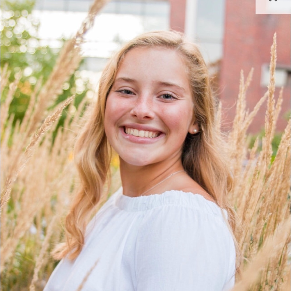 Meet your Posher, Julia