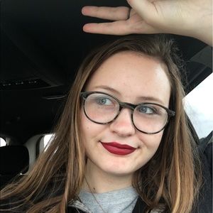 Meet your Posher, Mae