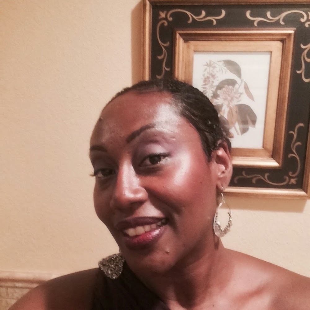 Meet your Posher, Raquel