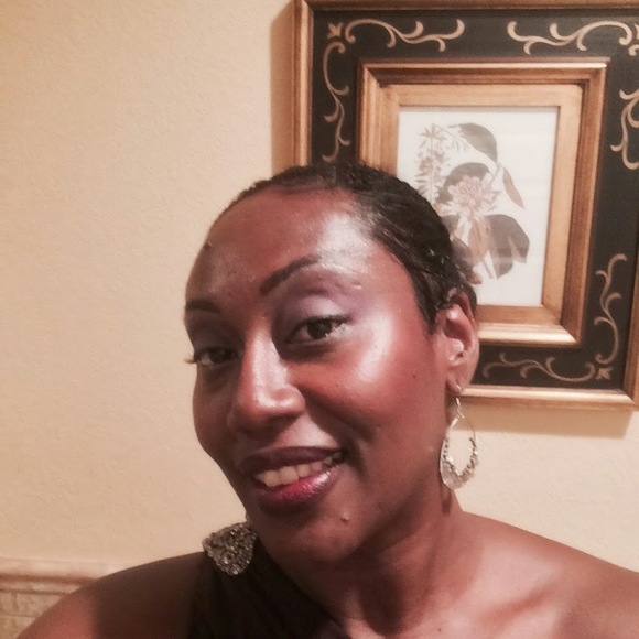 Meet your Posher, Raquel - Picture 1 of 1